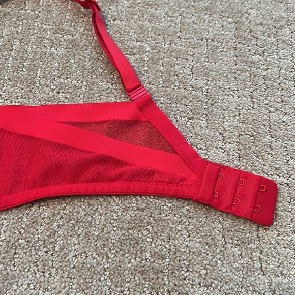 Calvin Klein Sculpted Demi Bra - Picture 4 of 10